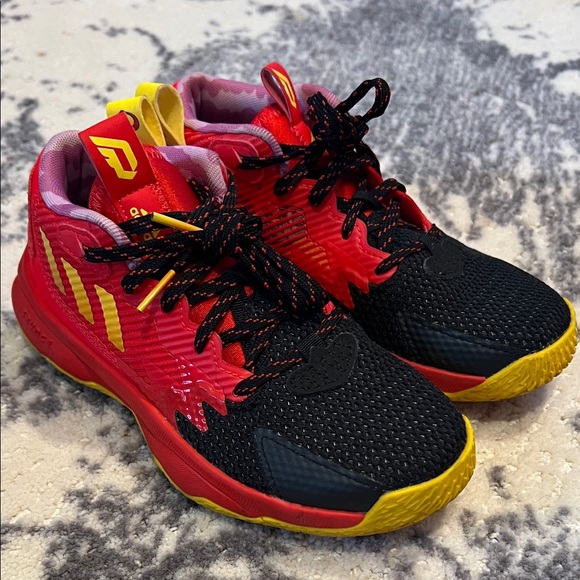 Adidas Incredibles Basketball shoes - Picture 1 of 5